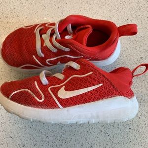 Toddler boy size 9 Nike Sneaker